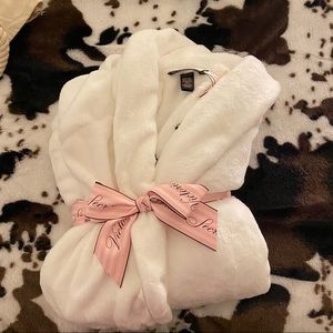 Plush Victoria’s Secret Bathrobe